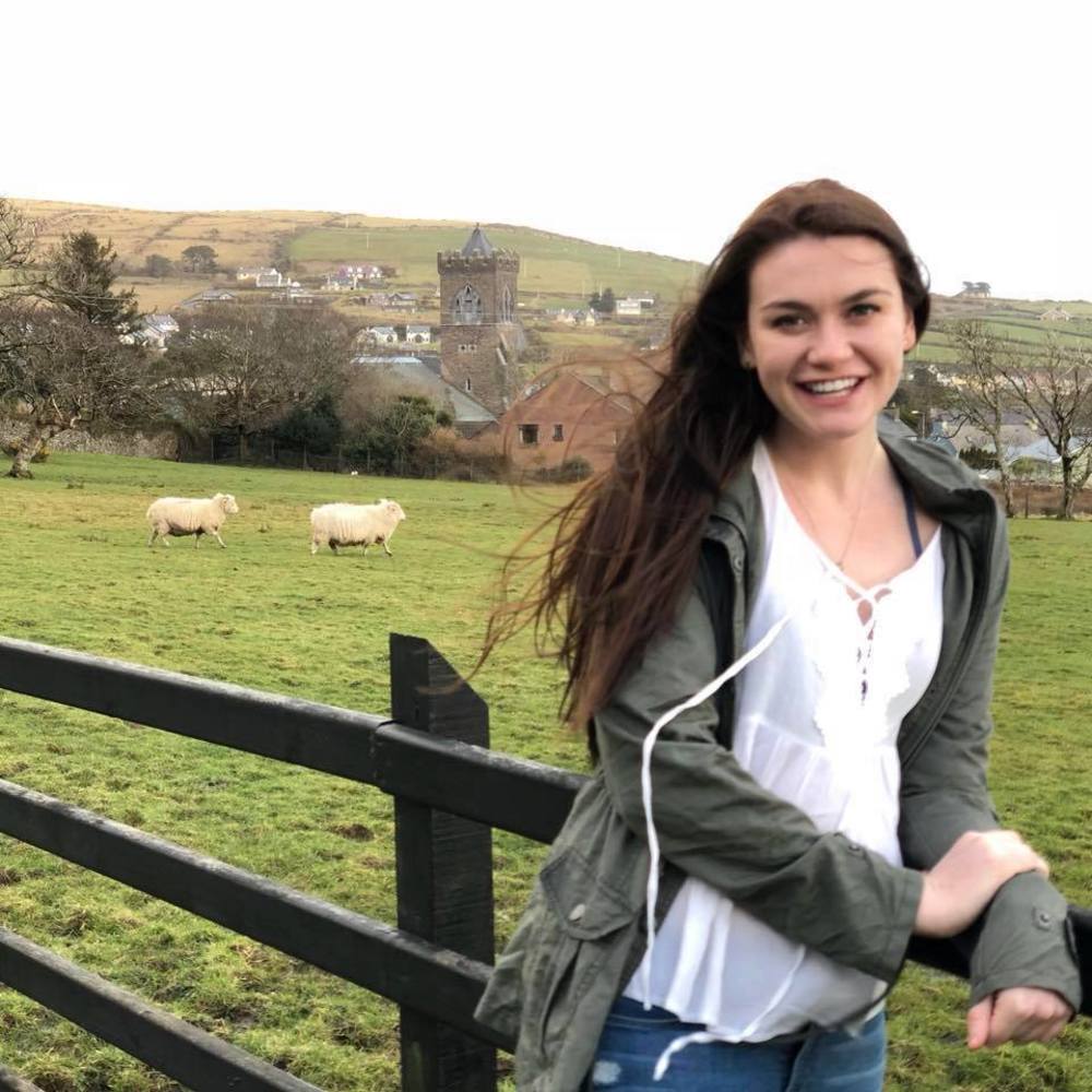 Meet your Posher, Kelly